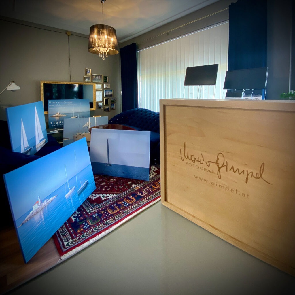 Verpackung für Großformatdrucke im Fotostudio Gimpel Graz