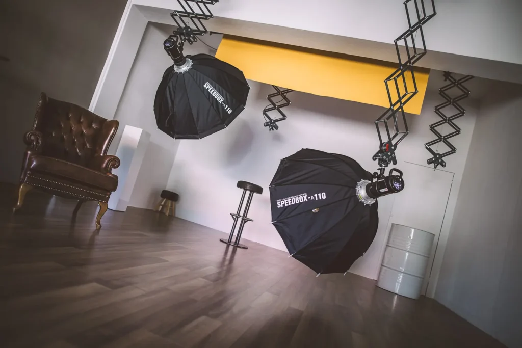 Studioausstattung mit Blitzanlagen und Softboxen im Fotostudio Graz für Bewerbungs- und Business-Fotos
