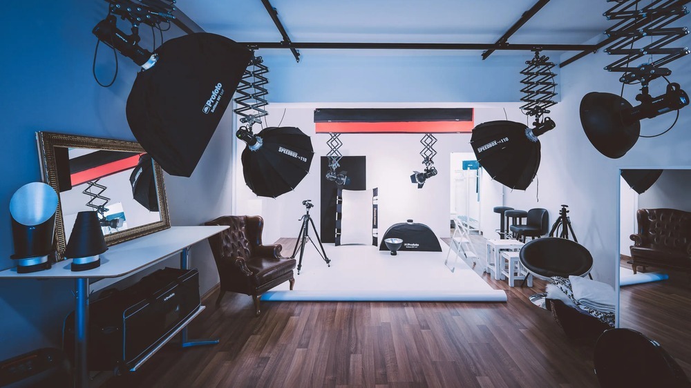 Mietfotostudio in Graz mit Blitzanlagen und Softboxen